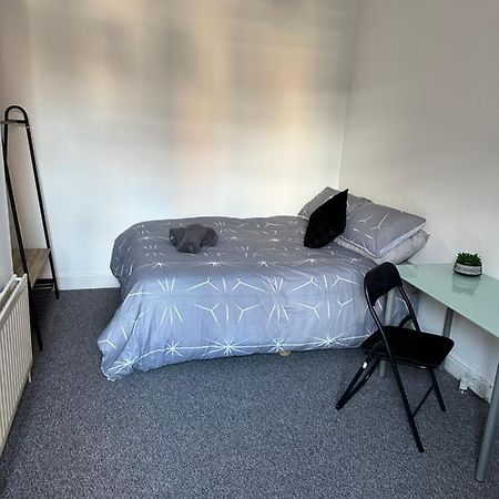 Tiye Estates Short Stay Stoke-on-Trent Exteriör bild