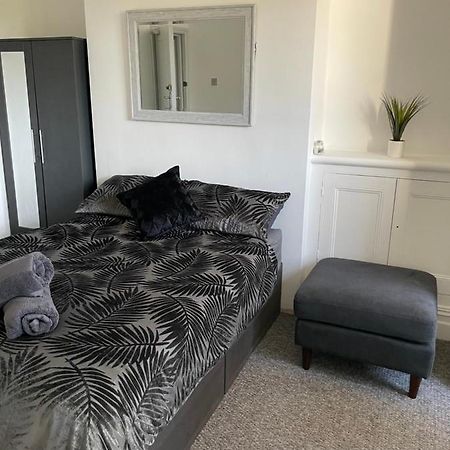 Tiye Estates Short Stay Stoke-on-Trent Exteriör bild