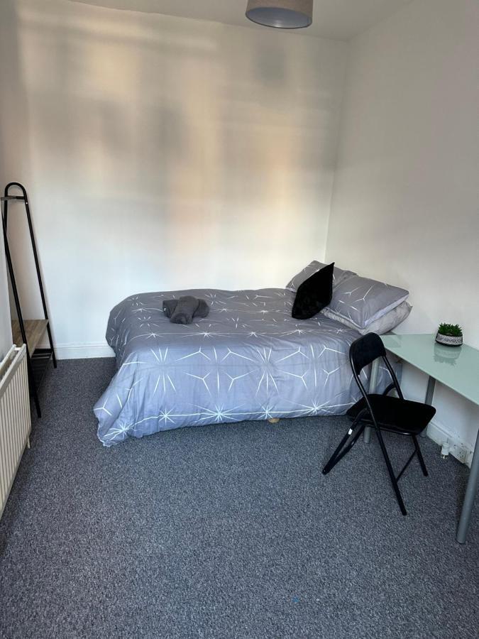 Tiye Estates Short Stay Stoke-on-Trent Exteriör bild