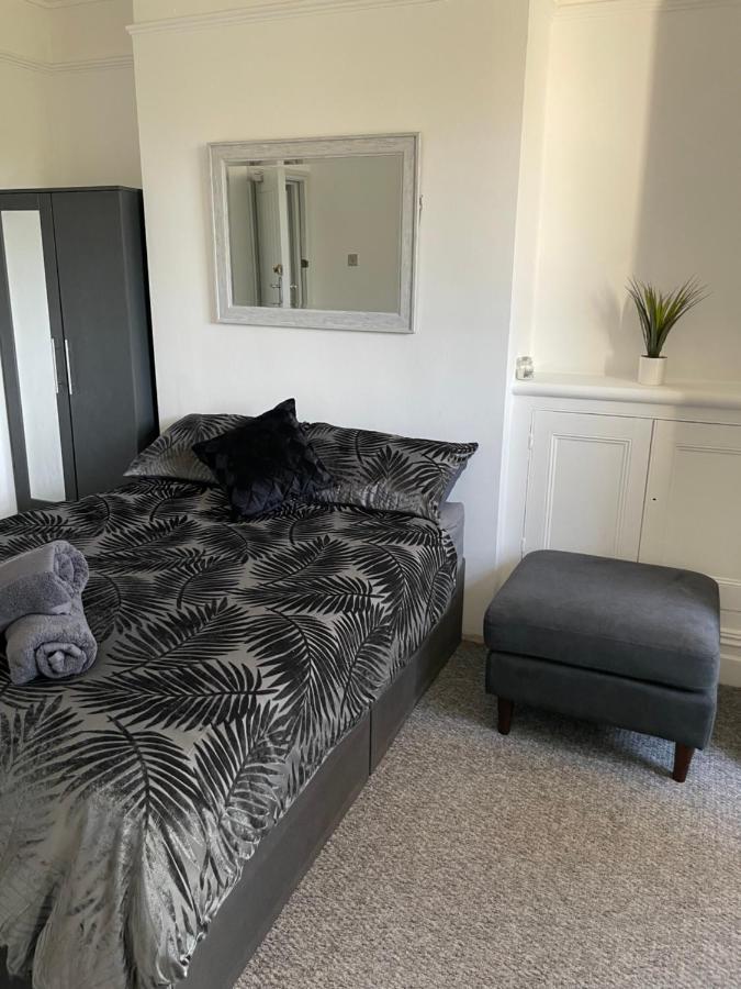 Tiye Estates Short Stay Stoke-on-Trent Exteriör bild